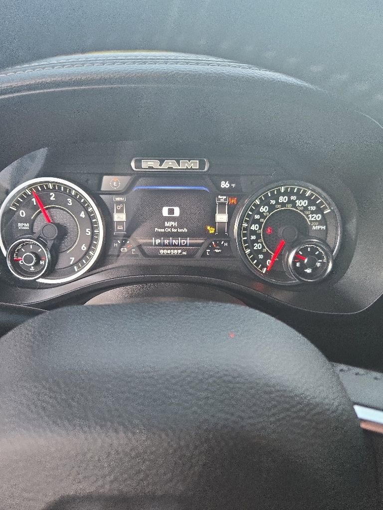 Used 2024 RAM 1500 Laramie AWD/4WD image 13