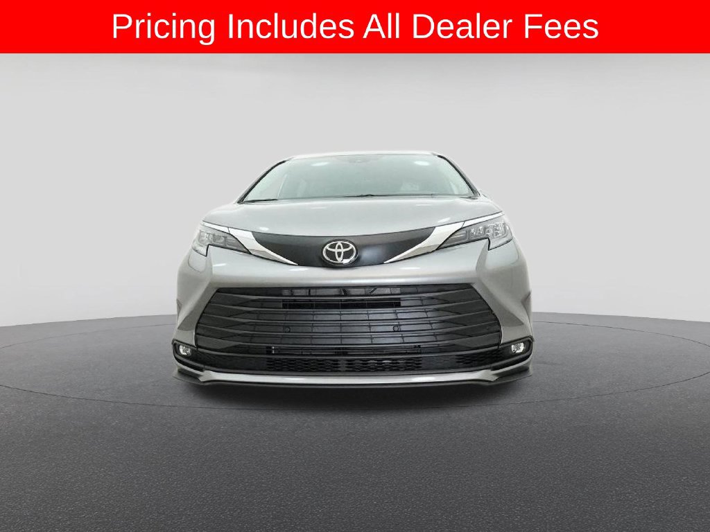 New 2026 Toyota Sienna XLE FWD image 31