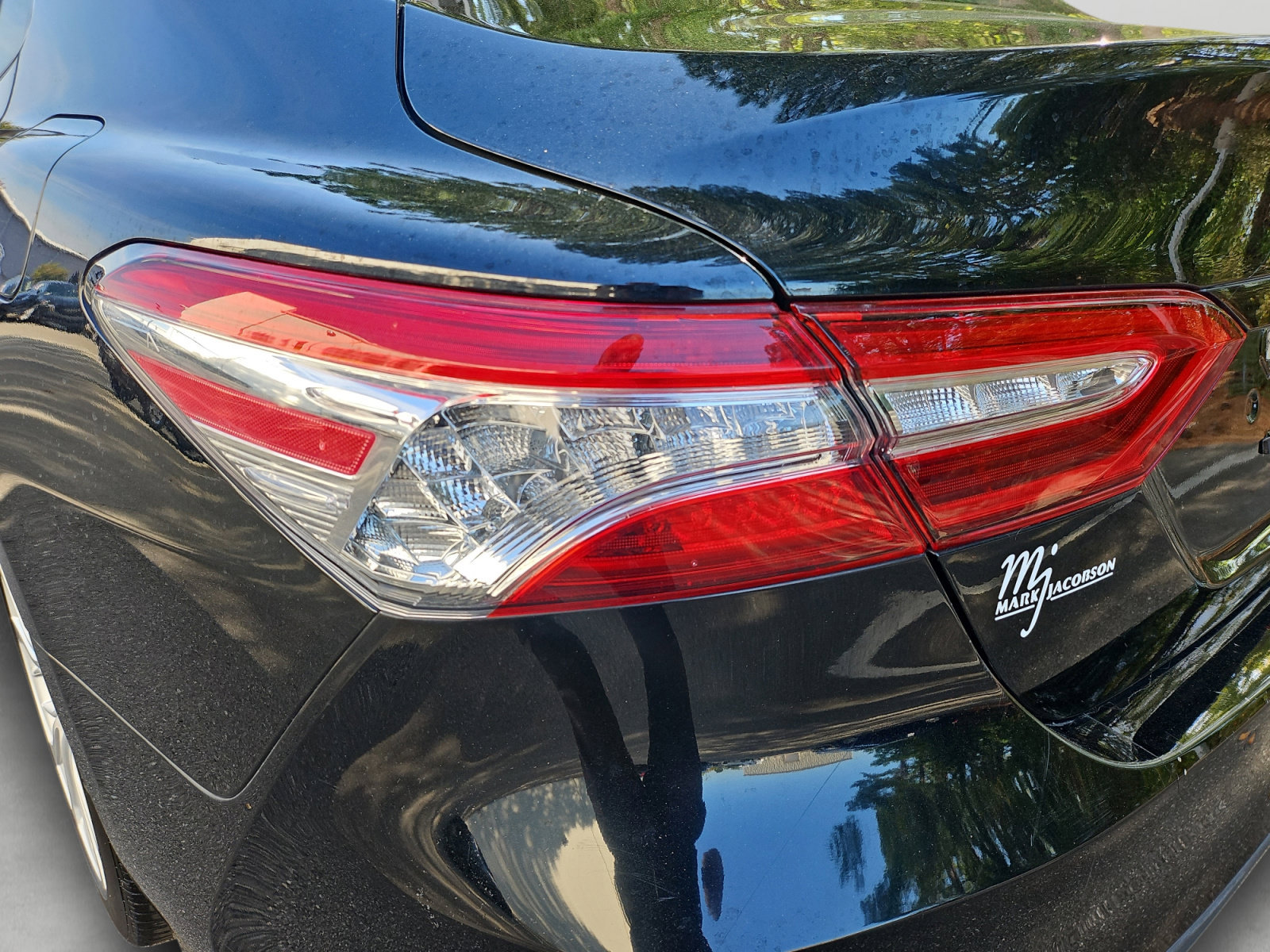 Used 2018 Toyota Camry XLE FWD image 18
