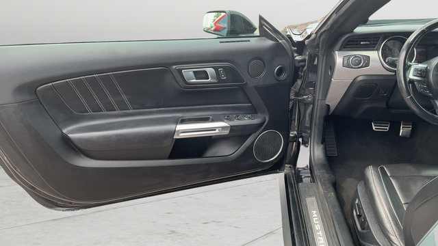 Used 2022 Ford Mustang Premium RWD image 18