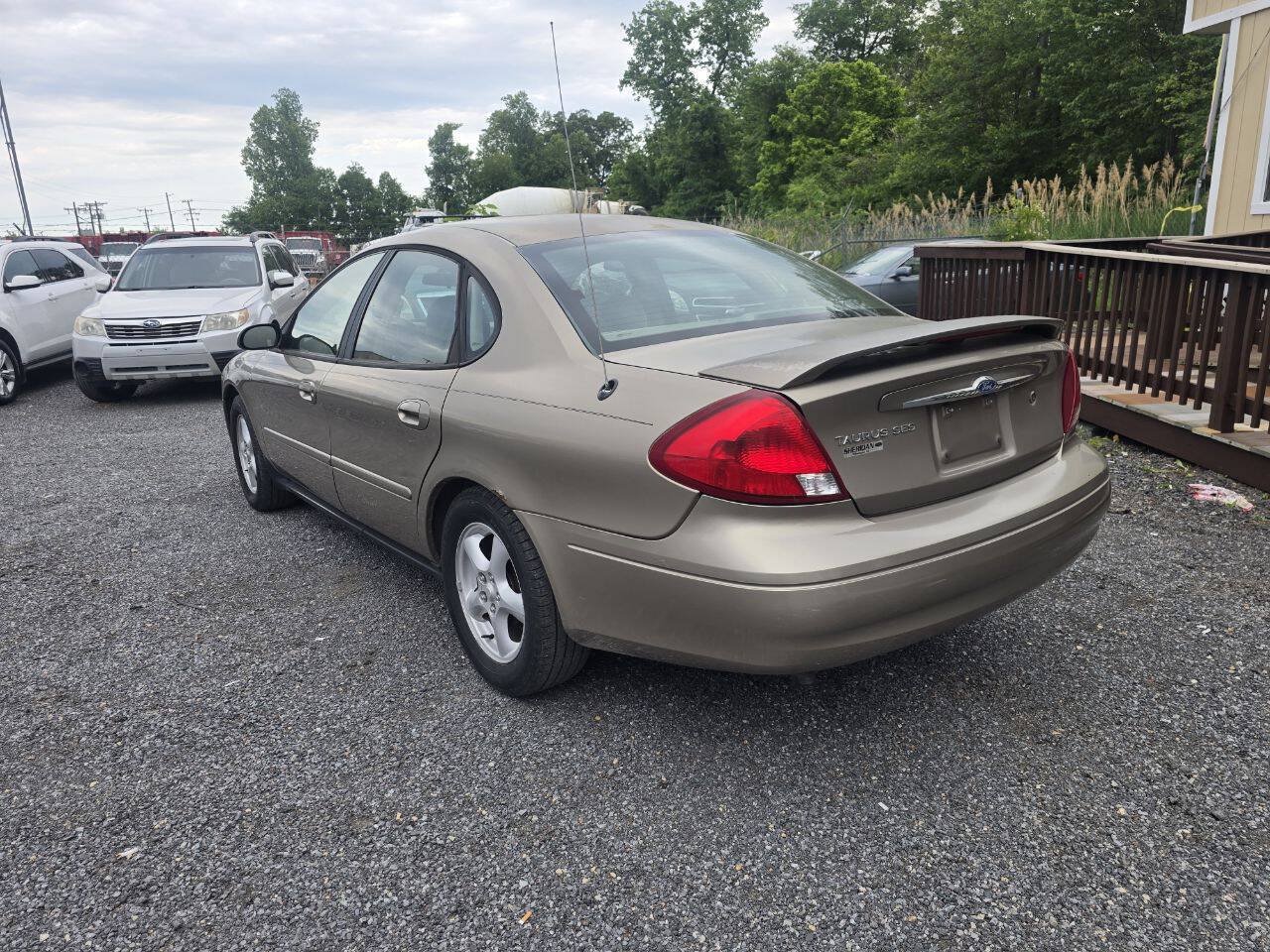 Used 2003 Ford Taurus SES FWD image 12