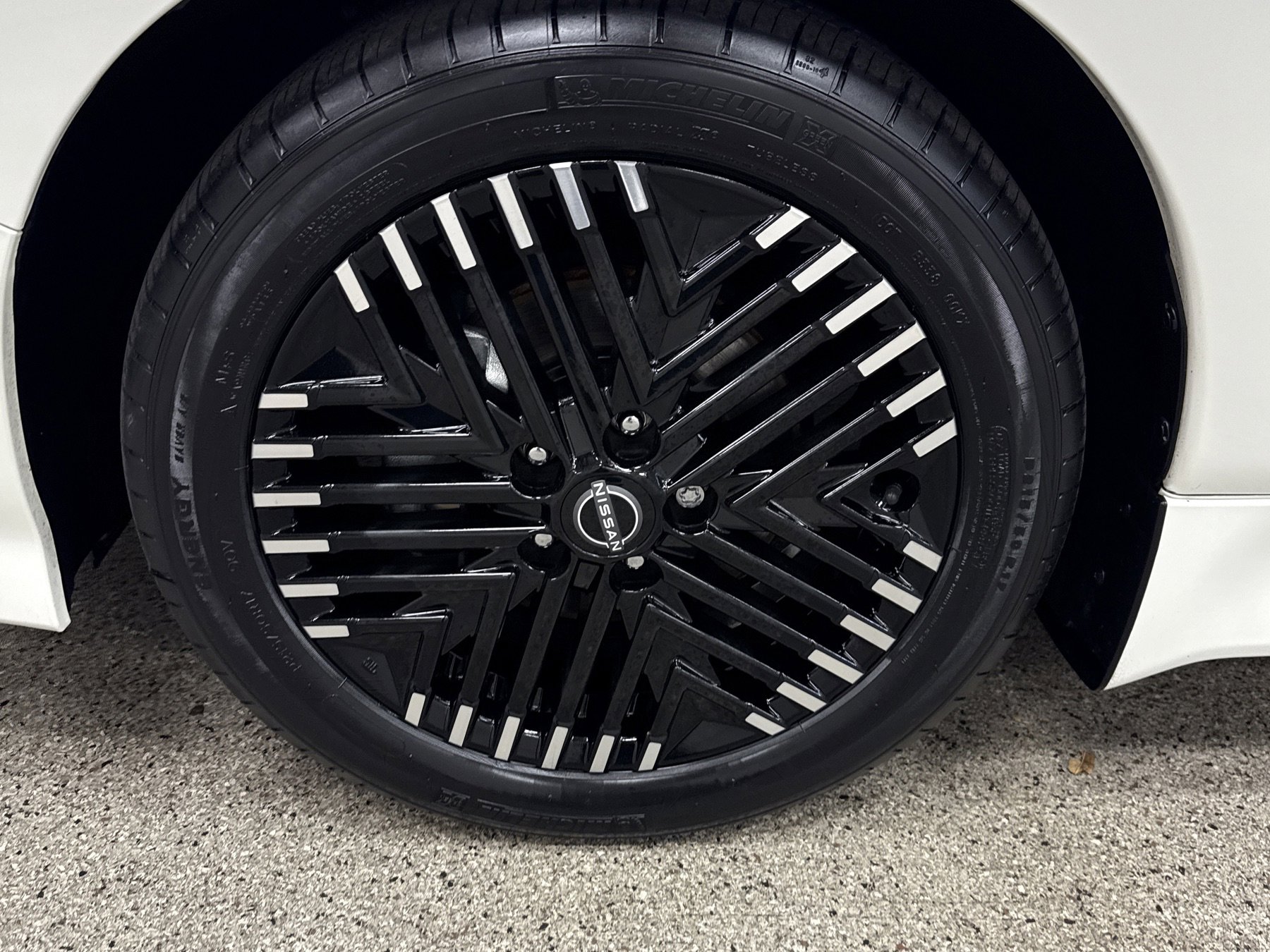 Used 2024 Nissan Leaf SV Plus image 2