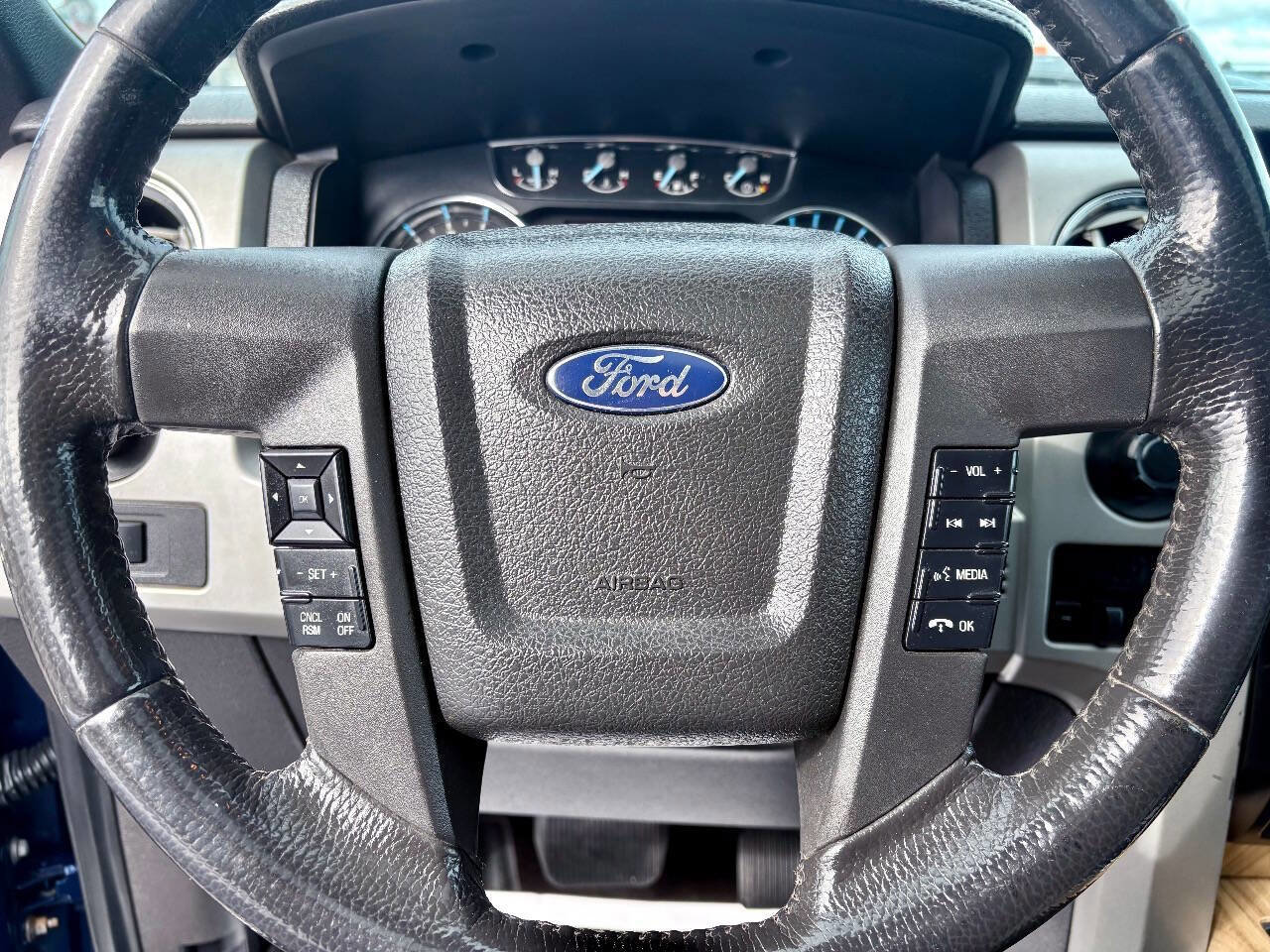 Used 2011 Ford F150 Lariat w/ Lariat Chrome Pkg image 17