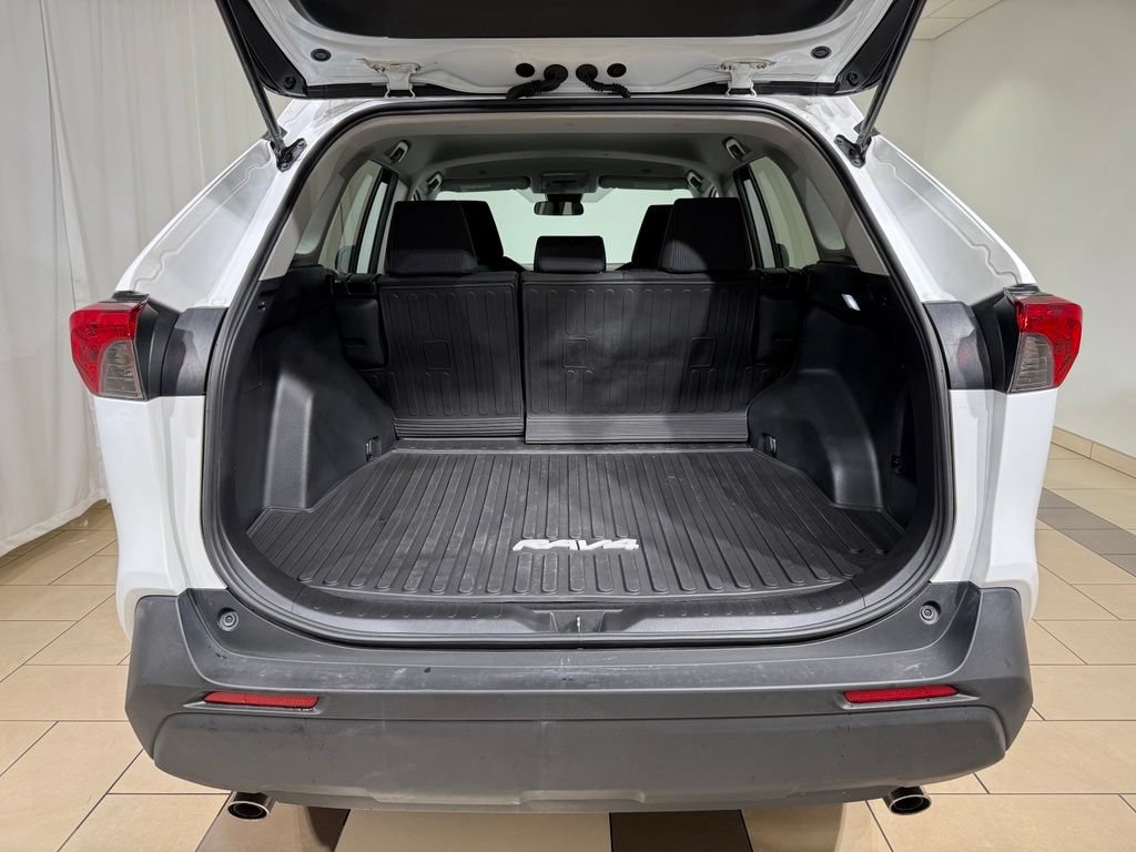 Certified 2024 Toyota RAV4 LE AWD/4WD image 11