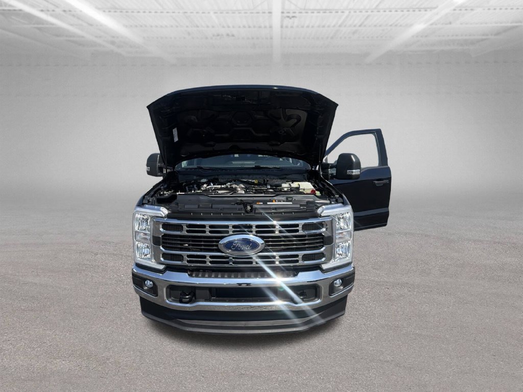 Certified 2025 Ford F250 XLT AWD/4WD image 37