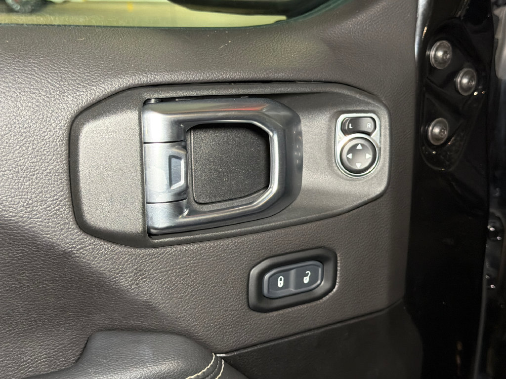 Used 2023 Jeep Wrangler Unlimited Sahara w/ Cold Weather Group AWD/4WD image 19
