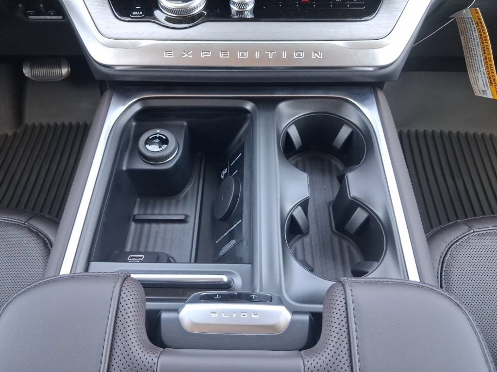 New 2027 Ford Expedition Platinum w/ Platinum Ultimate Package AWD/4WD image 9