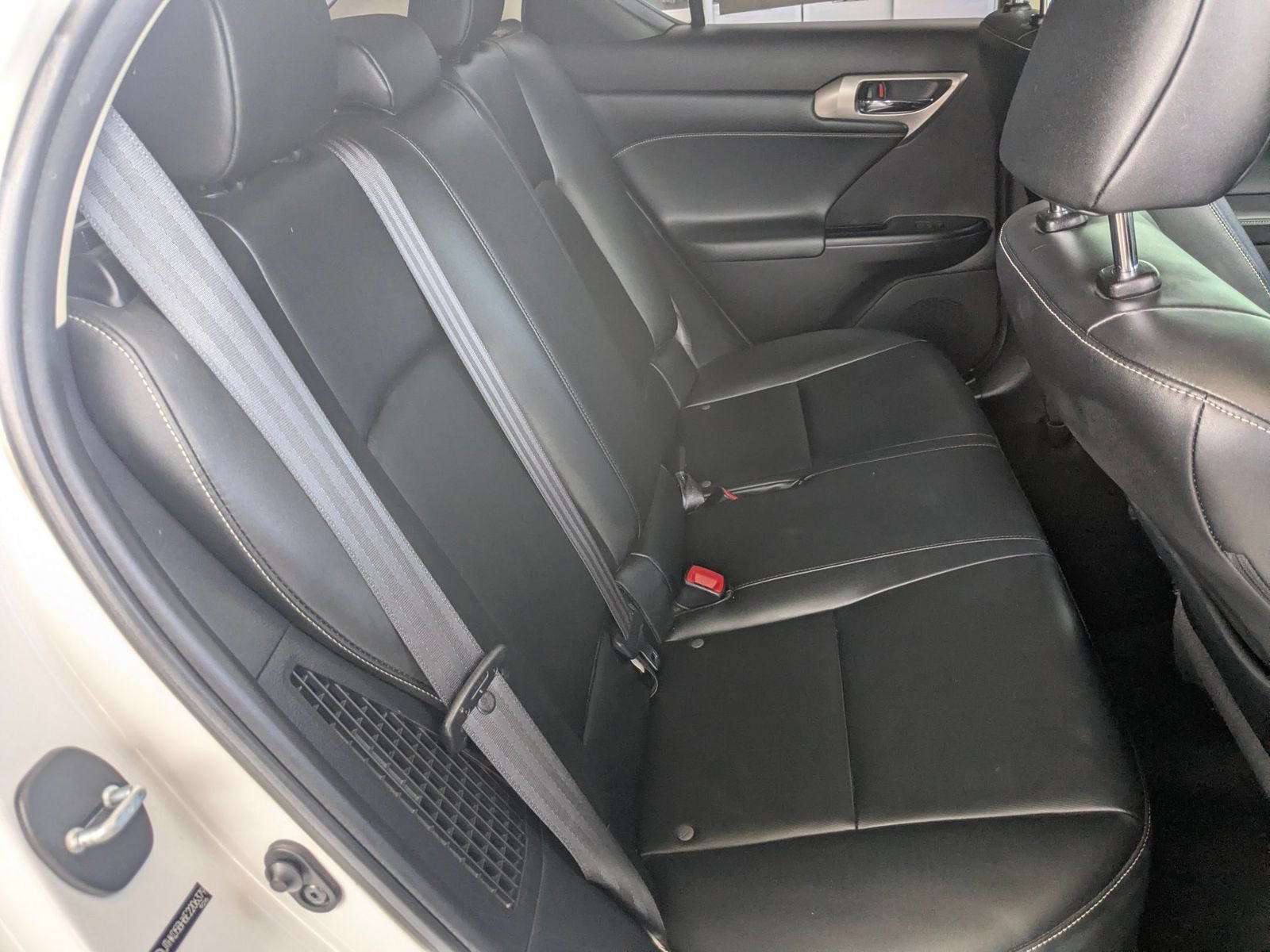 Used 2014 Lexus CT 200h FWD image 22