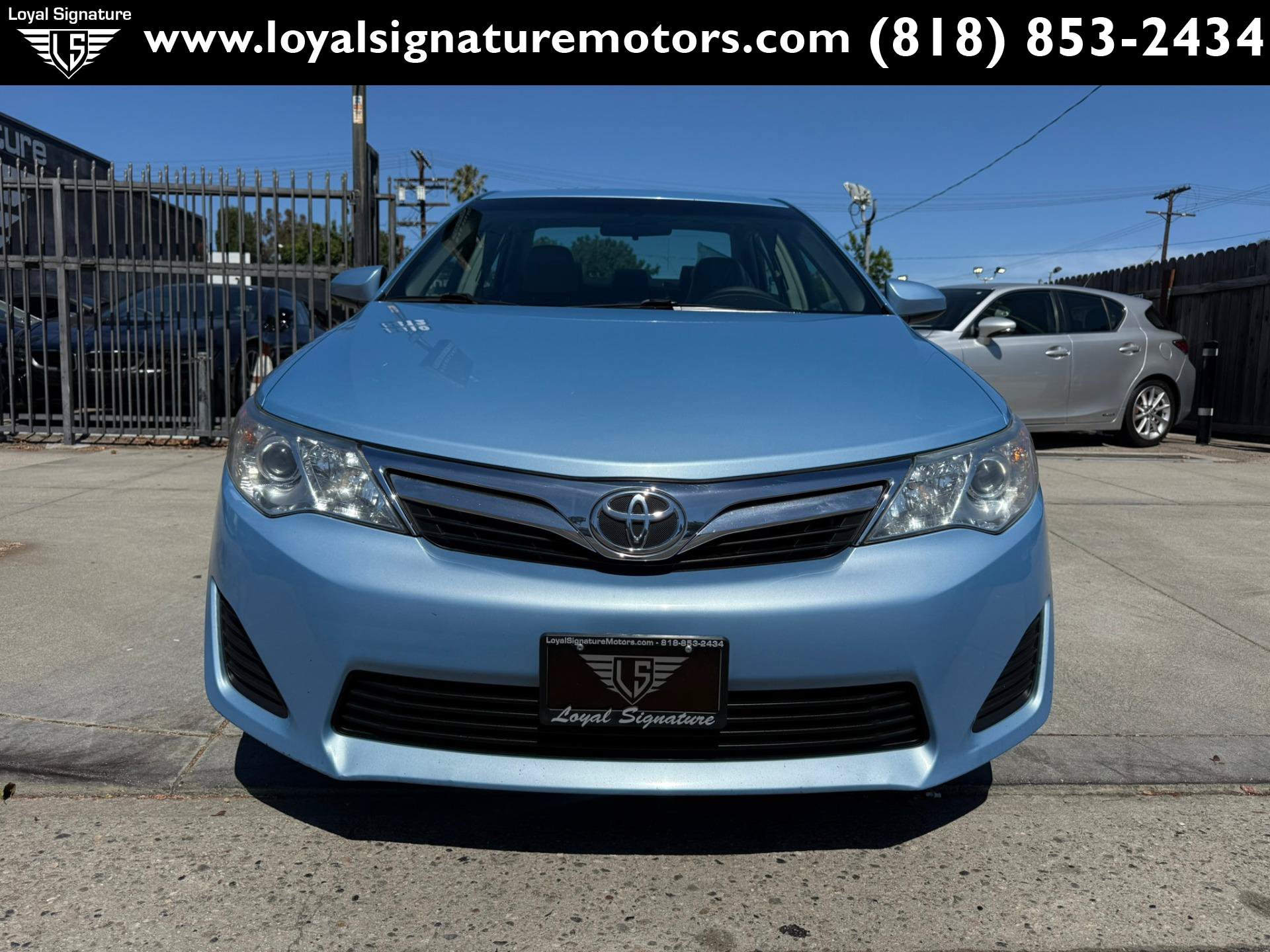 Used 2012 Toyota Camry LE FWD image 2