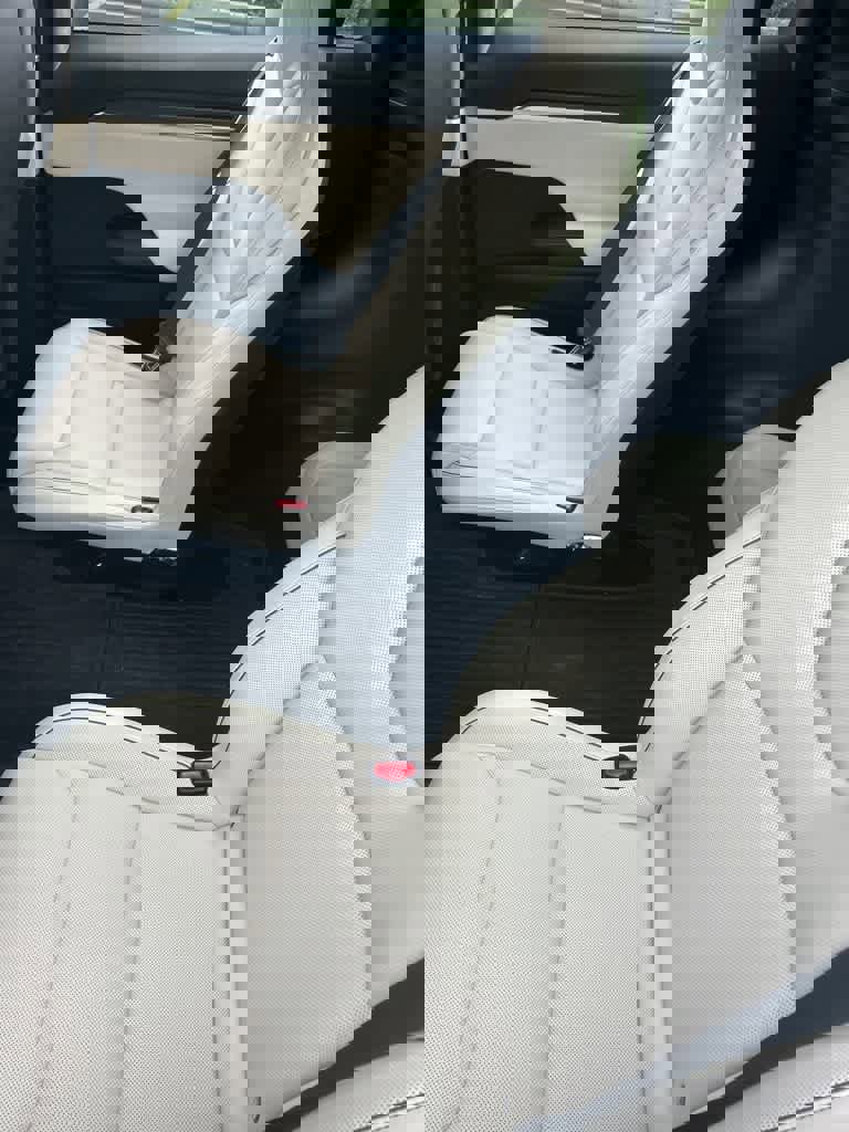 Used 2023 Tesla Model X Plaid image 6