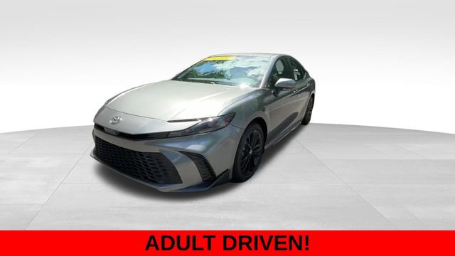 Used 2026 Toyota Camry SE FWD image 2