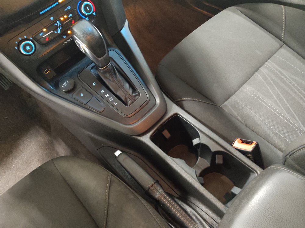 Used 2018 Ford Focus SE w/ Cold Weather Package FWD image 26