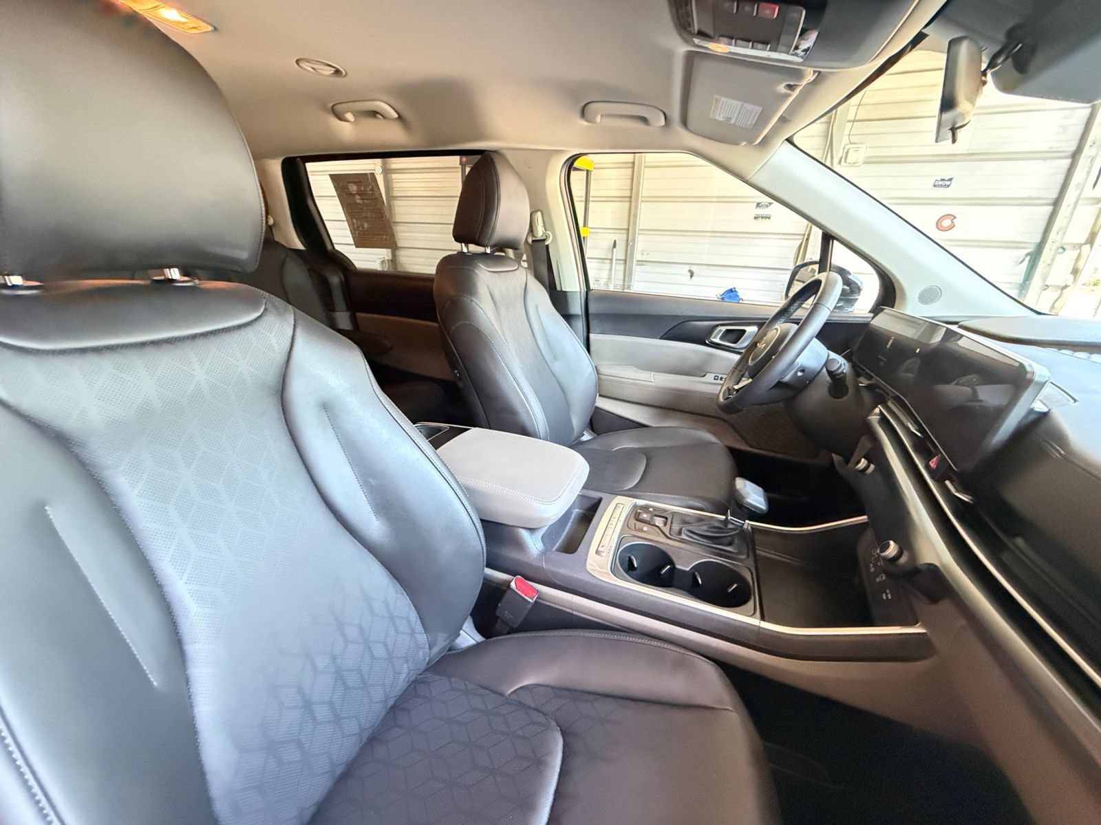 Used 2026 Kia Carnival FWD image 33