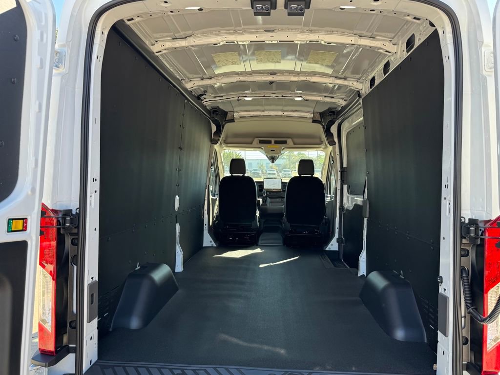 New 2026 Ford Transit 250 148 Medium Roof w/ Load Area Protection Package image 24
