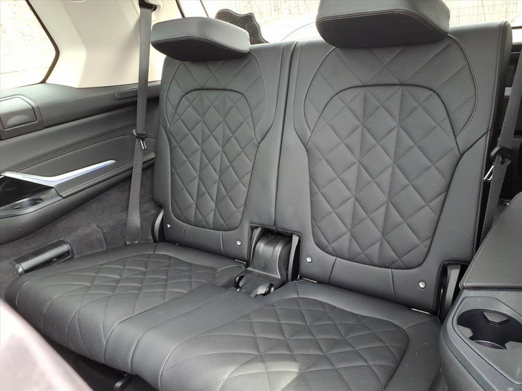 Used 2023 BMW X7 xDrive40i w/ Parking Assistance Package image 20