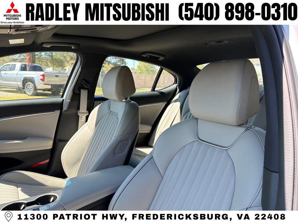 Used 2023 Genesis G70 2.0T w/ Sport Prestige Package image 2