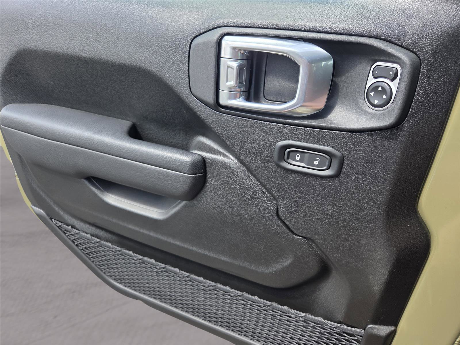 New 2025 Jeep Wrangler Sport S image 20