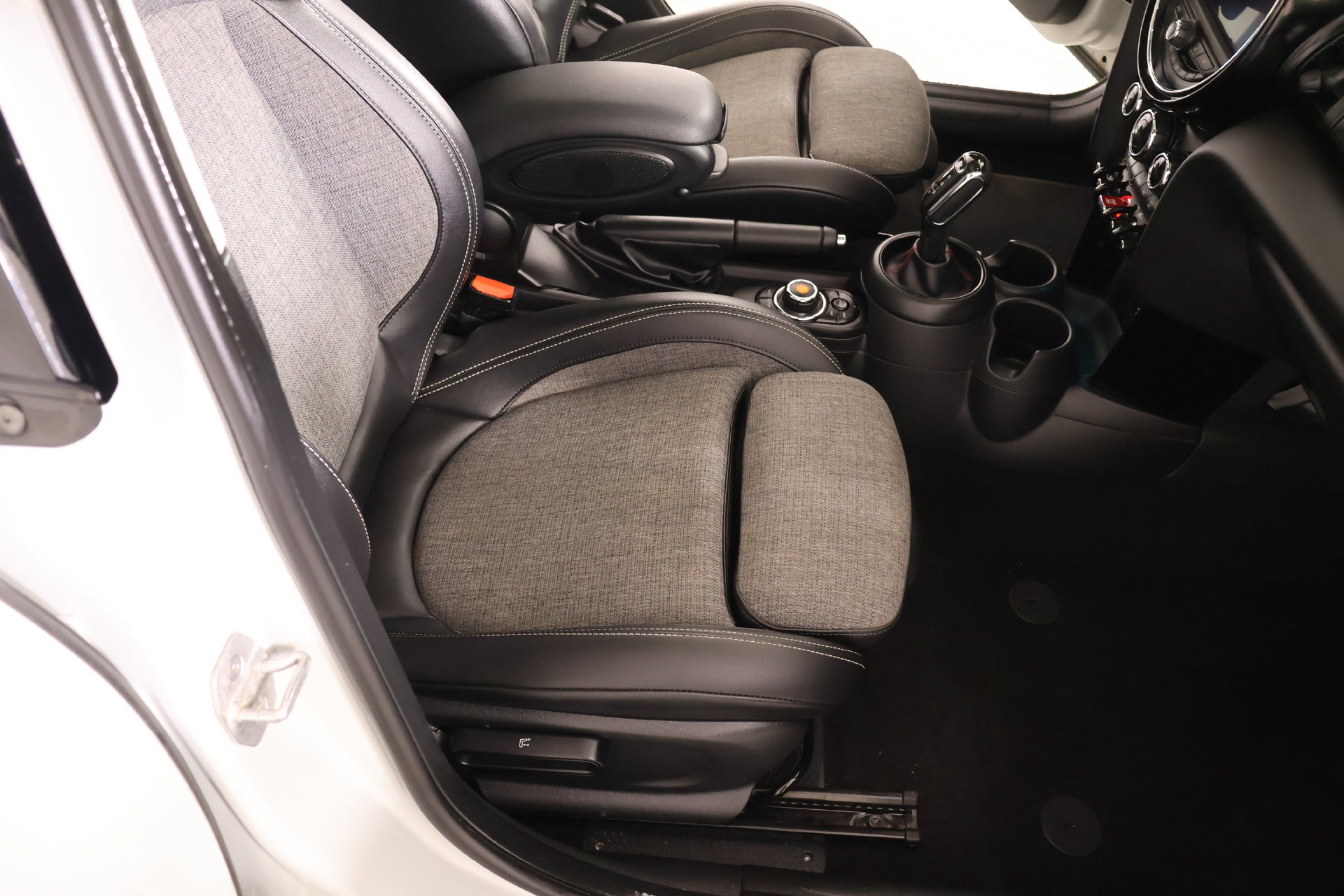 Used 2021 MINI Cooper S w/ Driver Assistance Package FWD image 14
