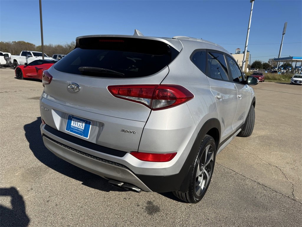 Used 2018 Hyundai Tucson Sport image 3