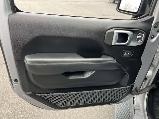 Used 2019 Jeep Wrangler Unlimited Sahara image 11