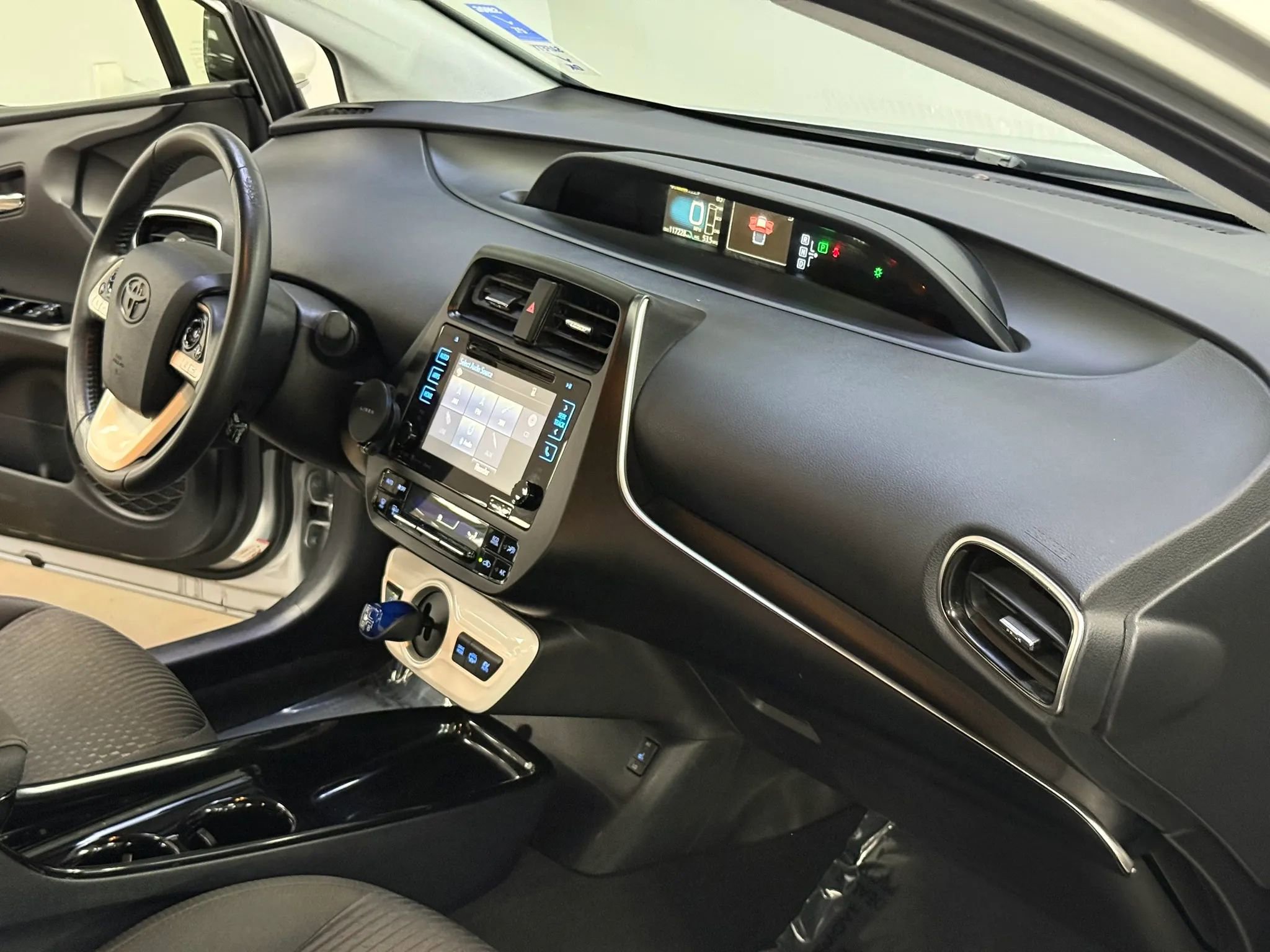 Used 2017 Toyota Prius Prime Plus image 15