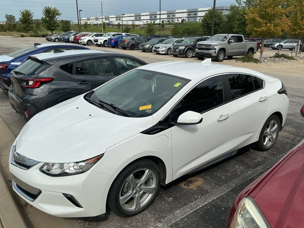Used 2018 Chevrolet Volt LT FWD image 3