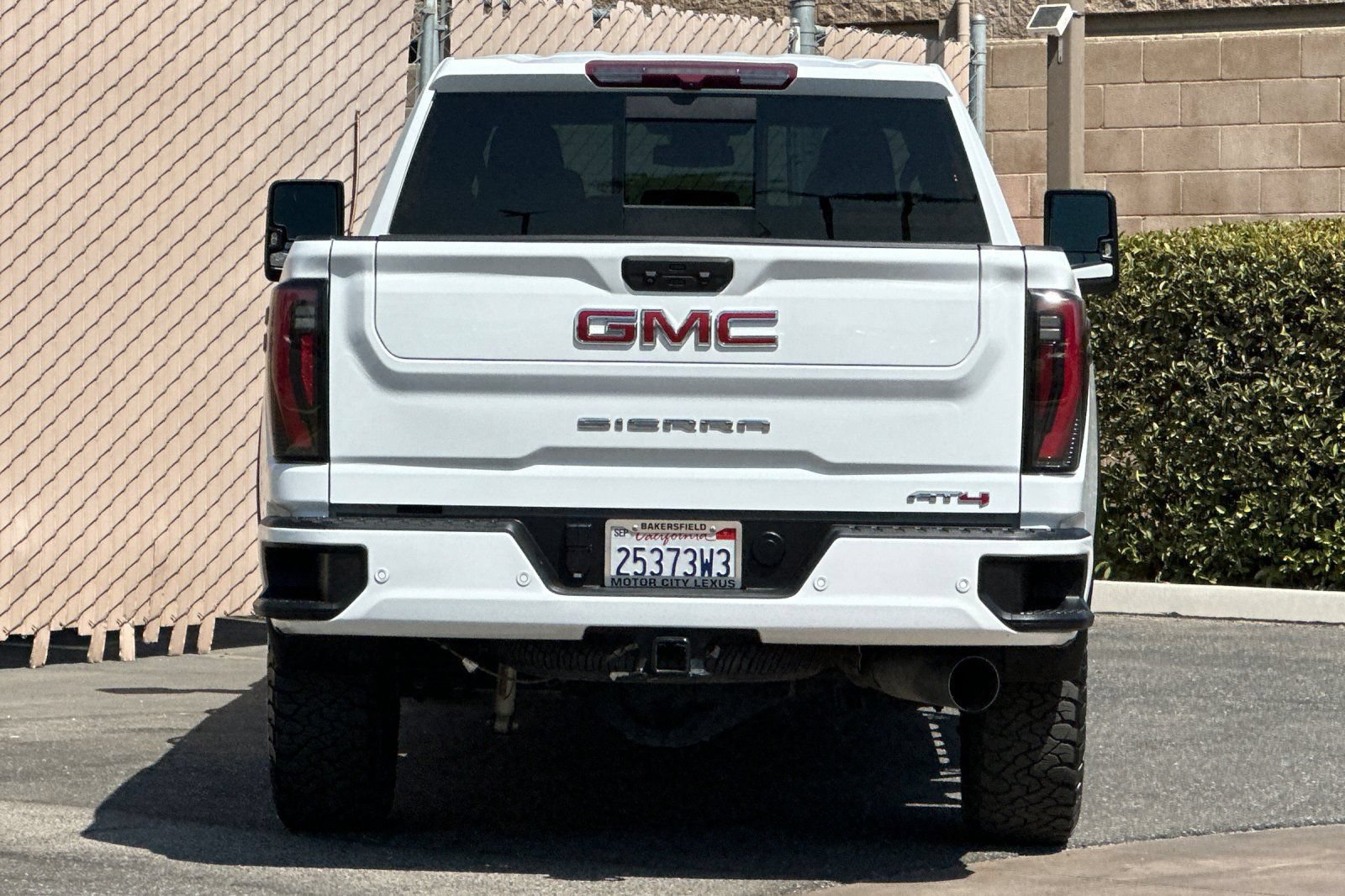 Used 2024 GMC Sierra 2500 AT4 w/ AT4 Preferred Package AWD/4WD image 5