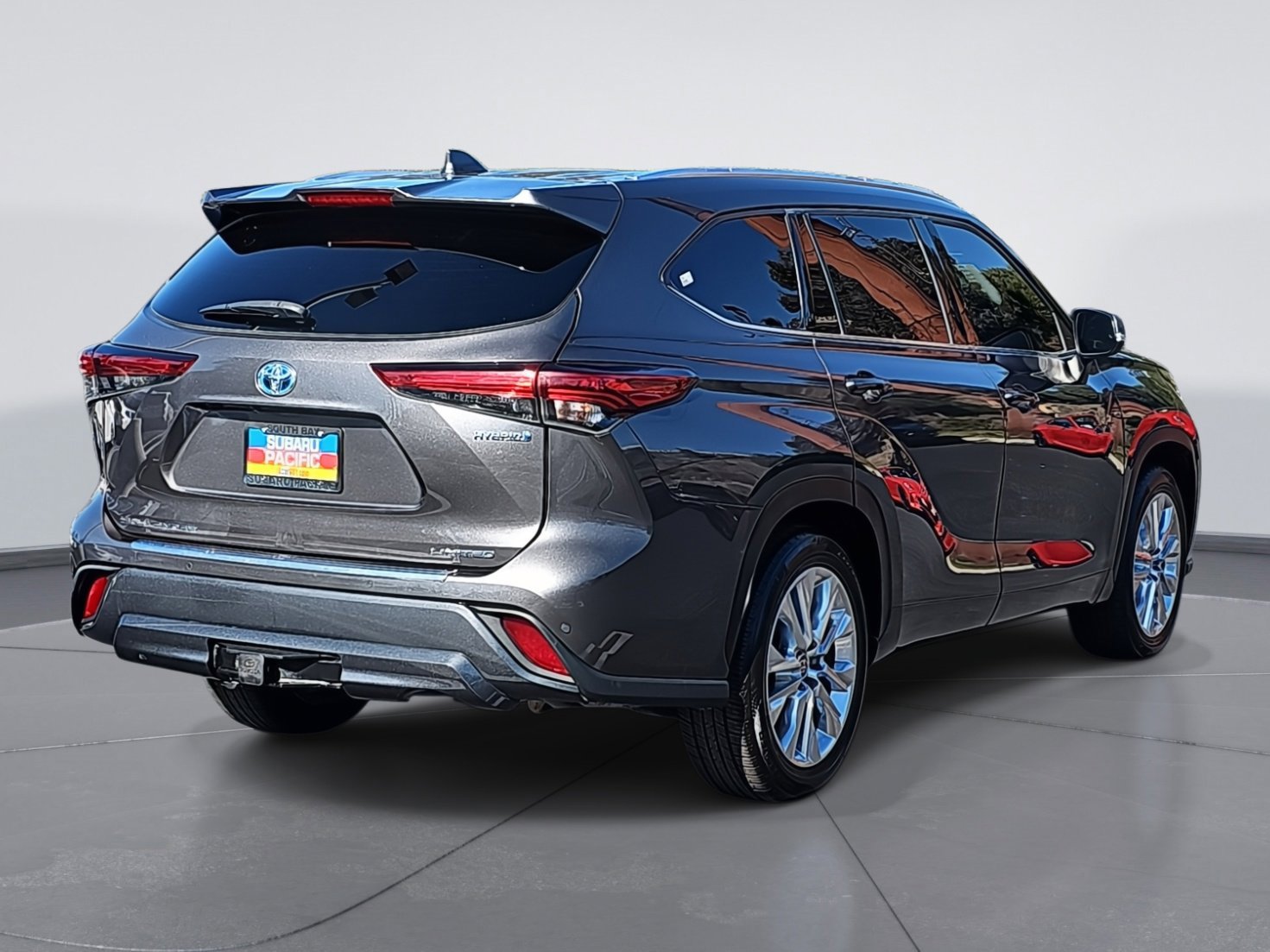 Used 2022 Toyota Highlander Limited image 3