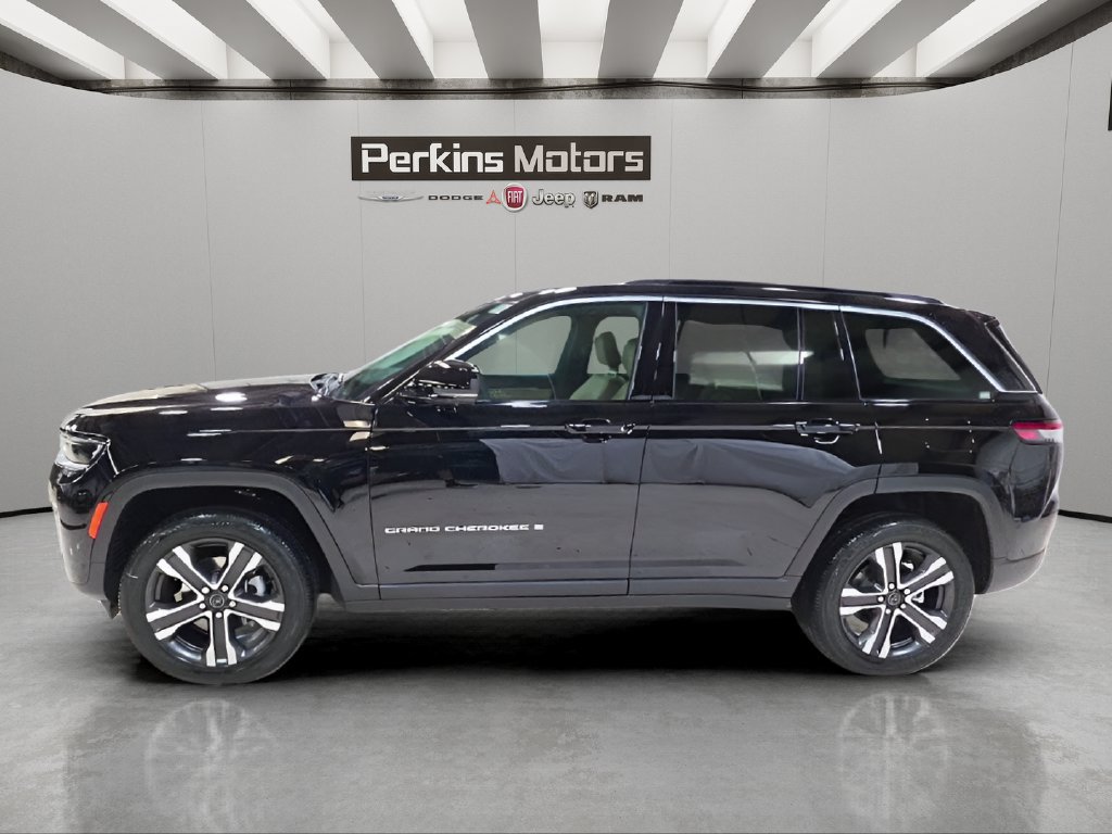 New 2027 Jeep Grand Cherokee Limited AWD/4WD image 2