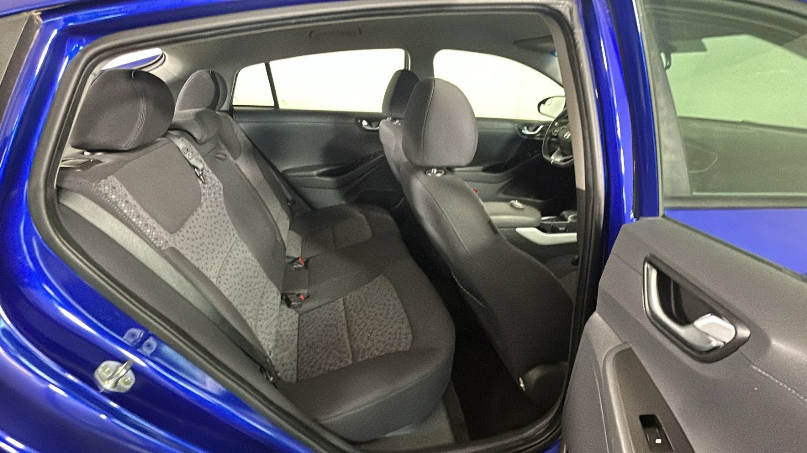 Used 2019 Hyundai Ioniq Electric FWD image 34