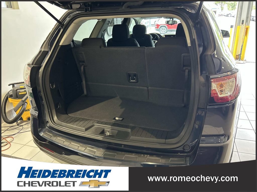 Used 2017 Chevrolet Traverse LT w/ Style and Technology Package FWD image 15