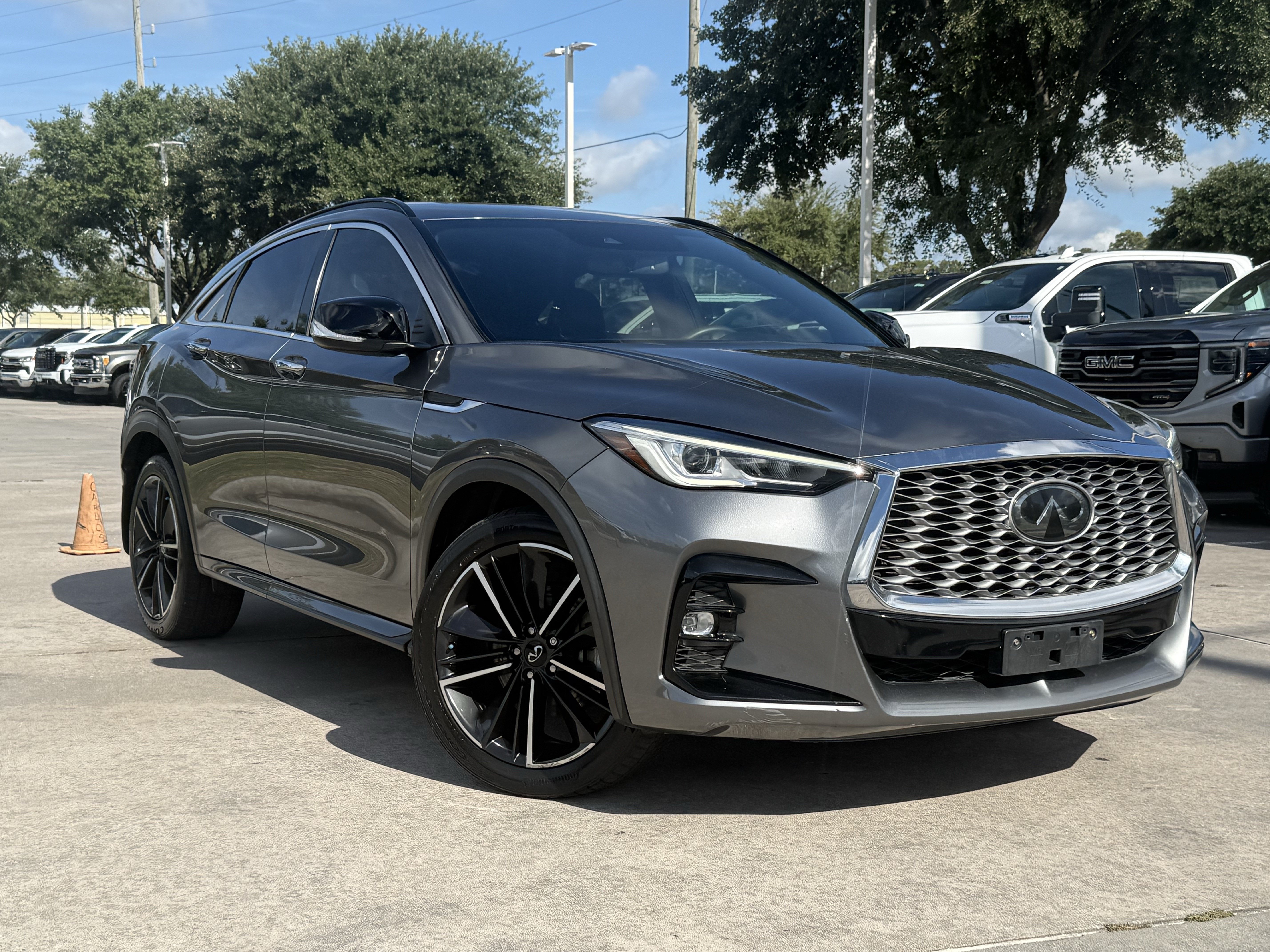Used 2022 INFINITI QX55 Luxe w/ Cargo Package AWD/4WD image 2