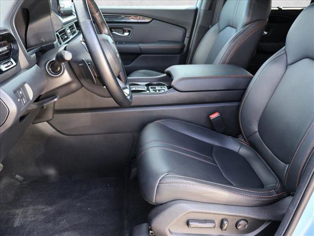 Used 2025 Honda Pilot TrailSport image 24