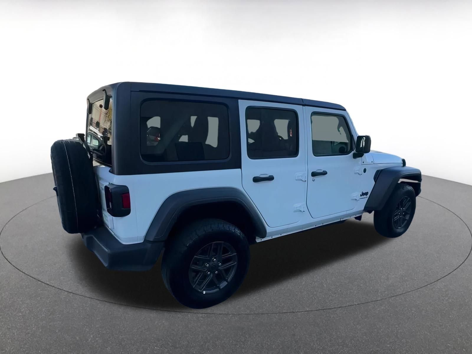 Used 2025 Jeep Wrangler Sport S image 15