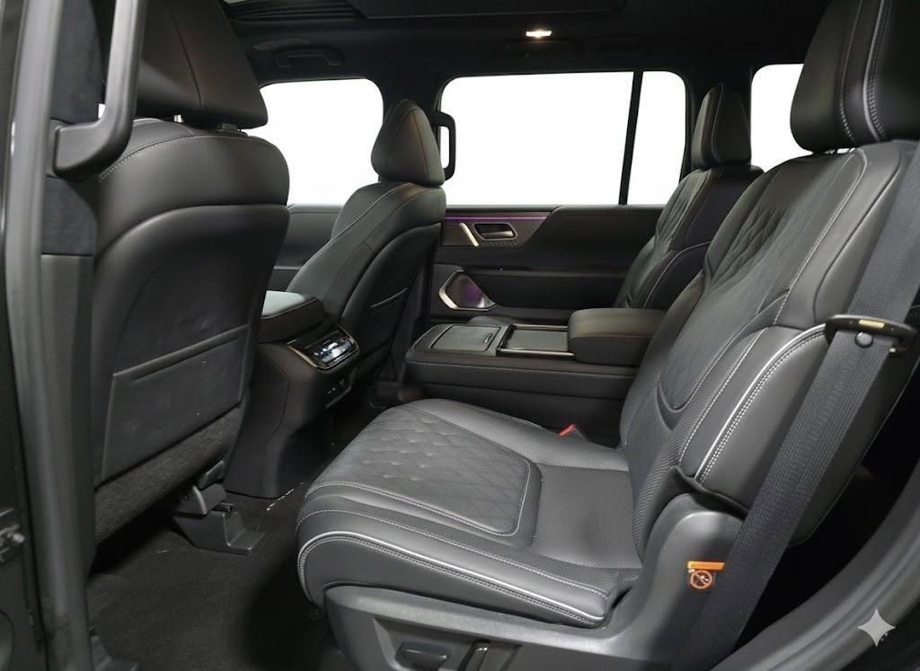 Used 2025 INFINITI QX80 Autograph w/ Autograph Exterior Package image 10