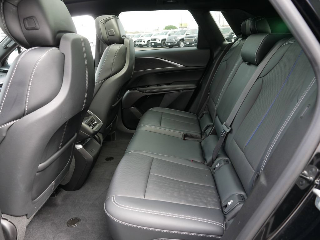 Used 2024 Cadillac Lyriq Sport AWD/4WD image 15