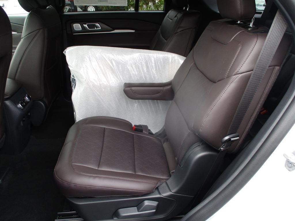 New 2026 Ford Explorer Platinum image 15