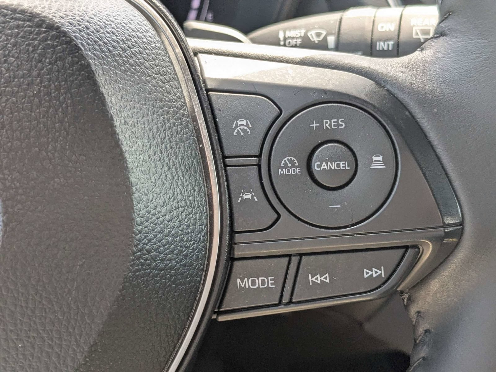 Used 2026 Toyota Corolla Cross AWD Hybrid w/ Moonroof Package image 28