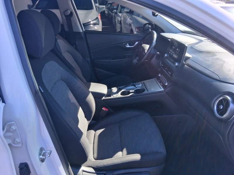 Used 2022 Hyundai Kona SEL w/ Convenience Package FWD image 9