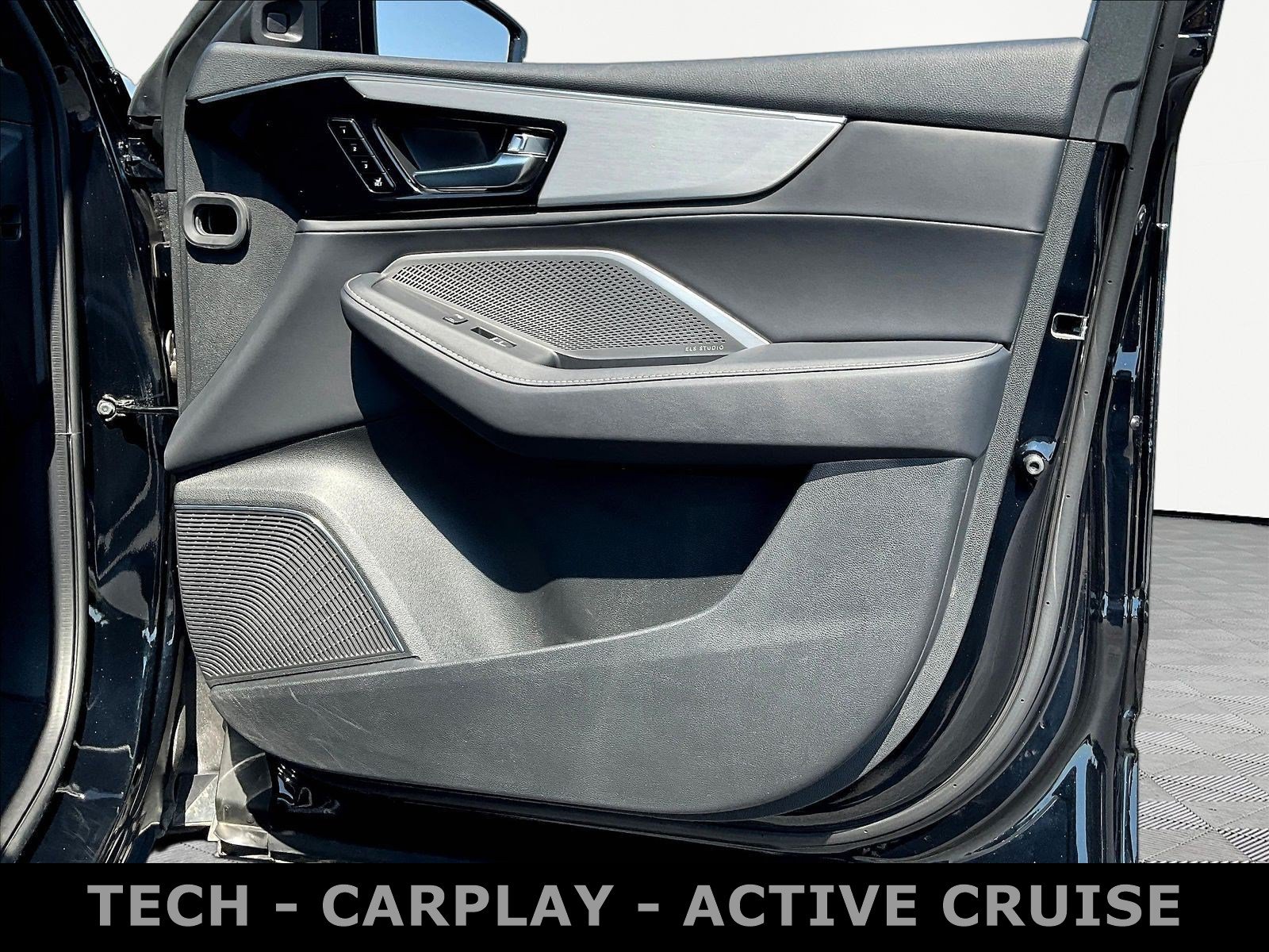 Used 2023 Acura MDX w/ Technology Package AWD/4WD image 29