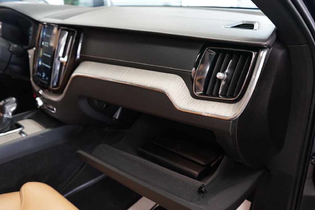 Used 2020 Volvo XC60 T6 Inscription w/ Protection Package AWD/4WD image 49