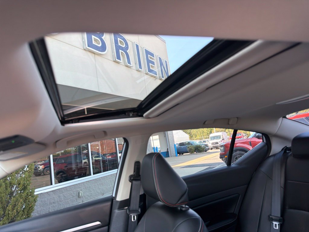 Used 2023 Nissan Altima 2.5 SR w/ SR Premium Package AWD/4WD image 14