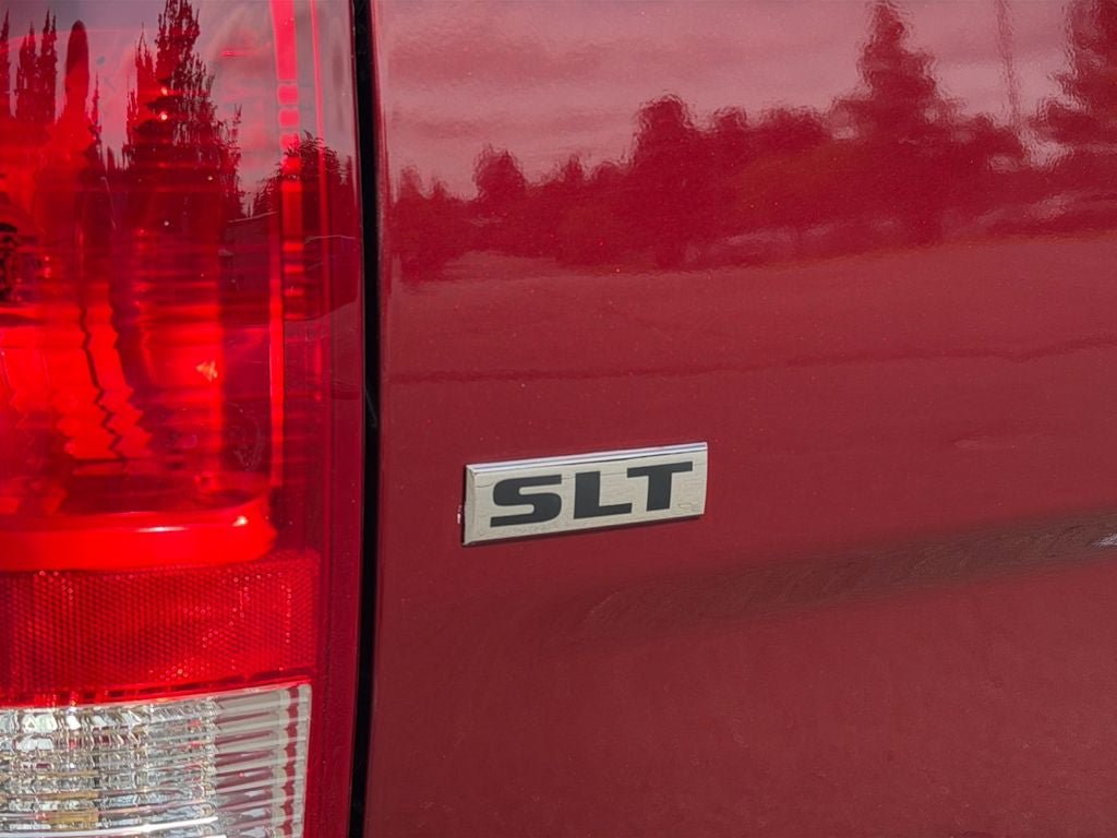 Used 2022 RAM 1500 Classic SLT AWD/4WD image 33