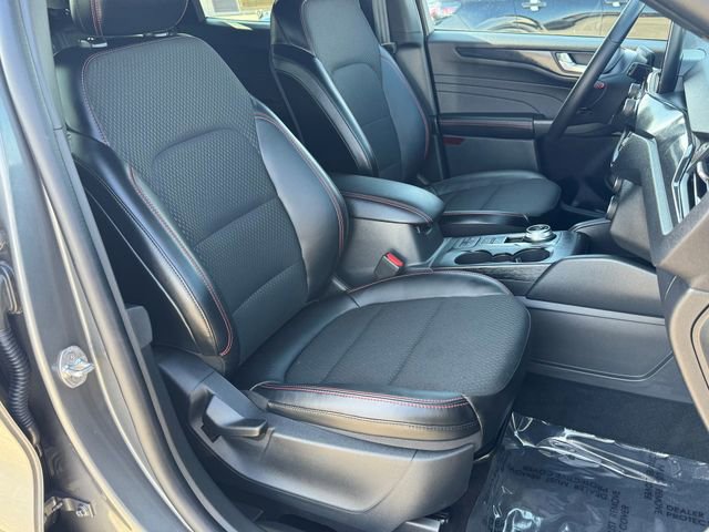Used 2025 Ford Escape ST-Line image 11