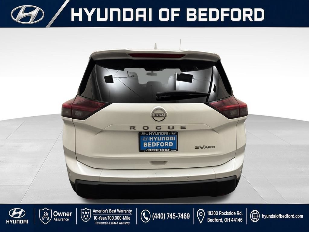 Used 2024 Nissan Rogue SV AWD/4WD image 8