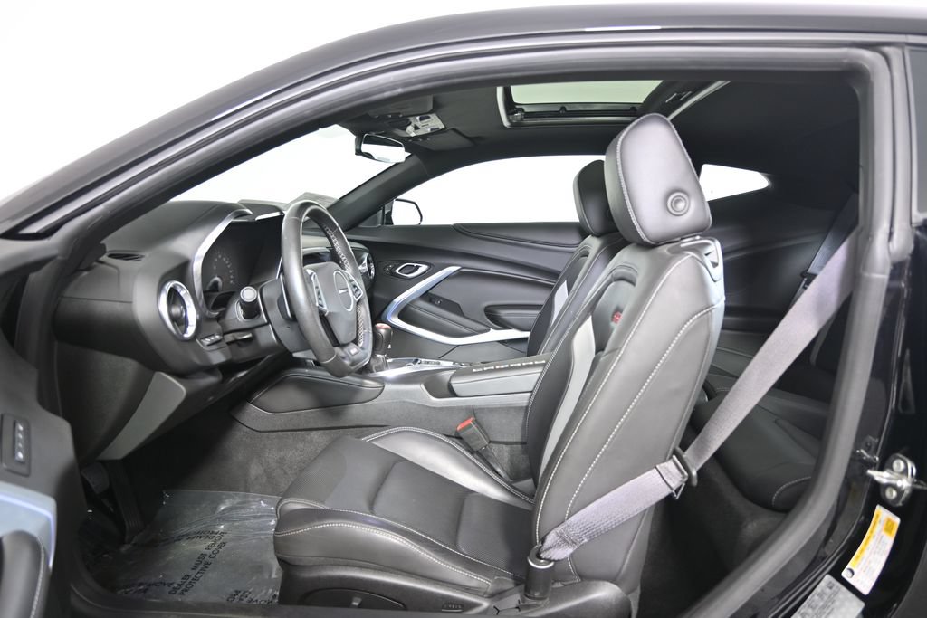 Used 2018 Chevrolet Camaro SS RWD image 21