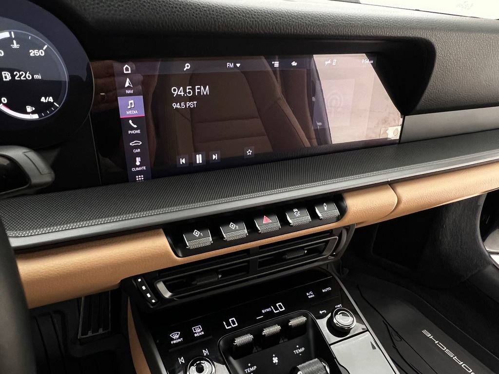 Used 2020 Porsche 911 Carrera 4S AWD/4WD image 19