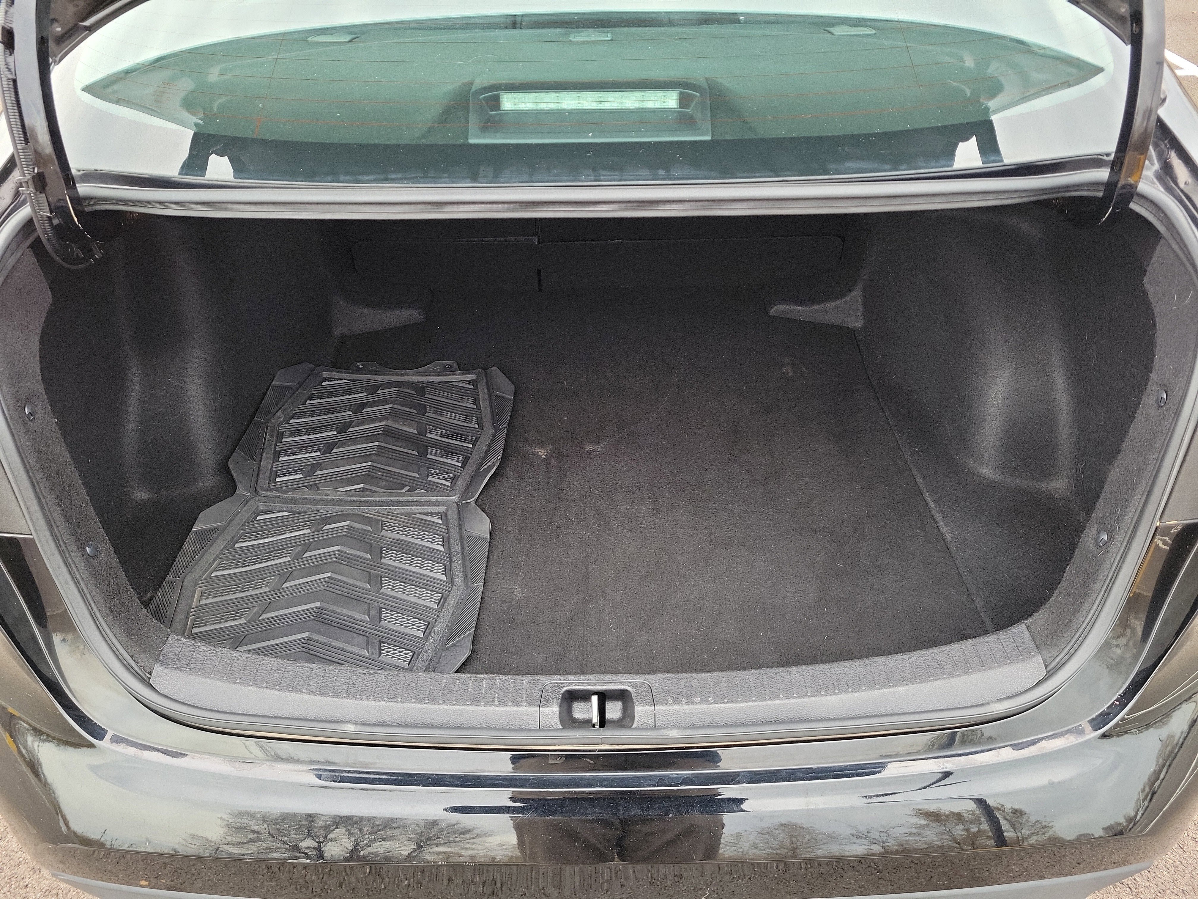 Used 2024 Toyota Corolla LE image 8