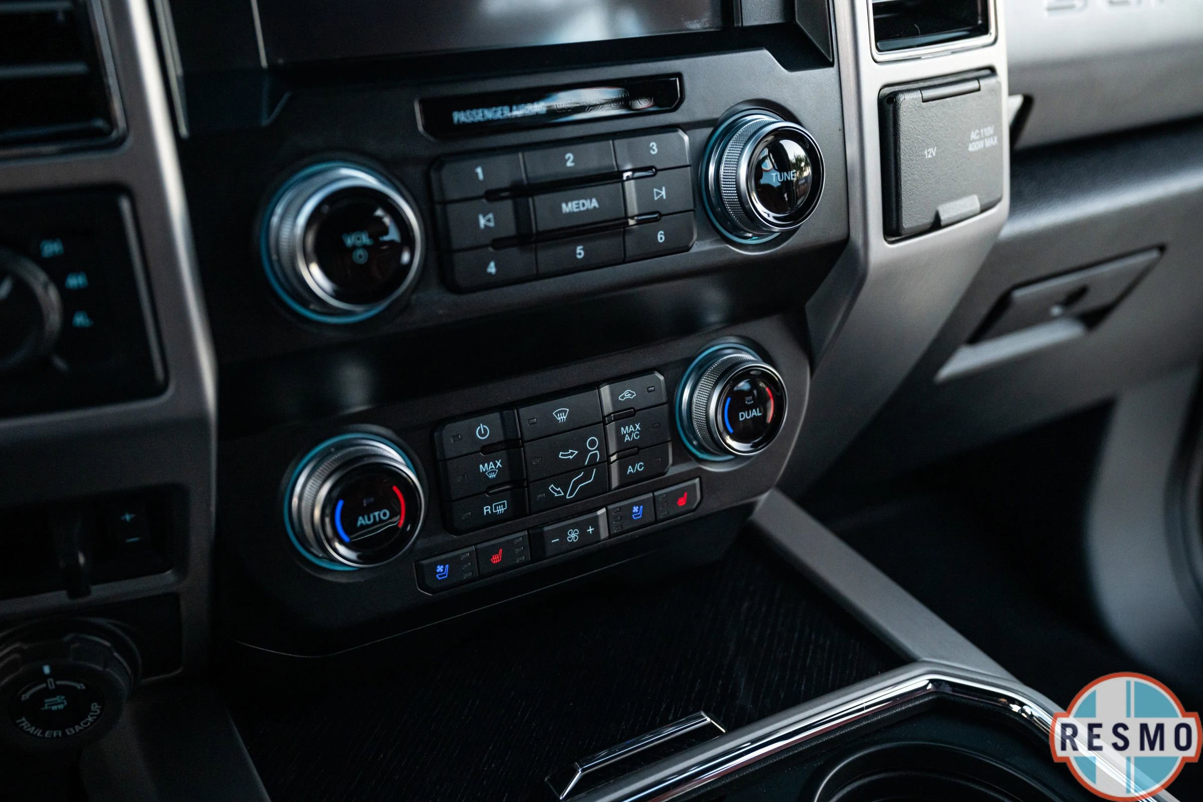 Used 2020 Ford F350 Platinum w/ Tremor Off-Road Package image 22