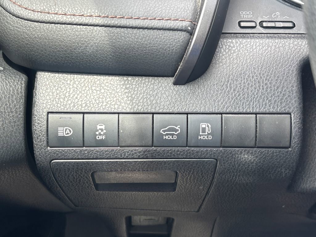 Used 2019 Toyota Camry LE FWD image 31